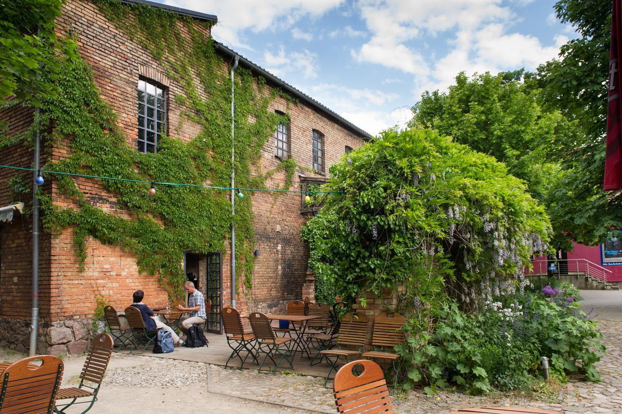 Basiskulturfabrik Oeko-Hotel Neustrelitz Ngoại thất bức ảnh