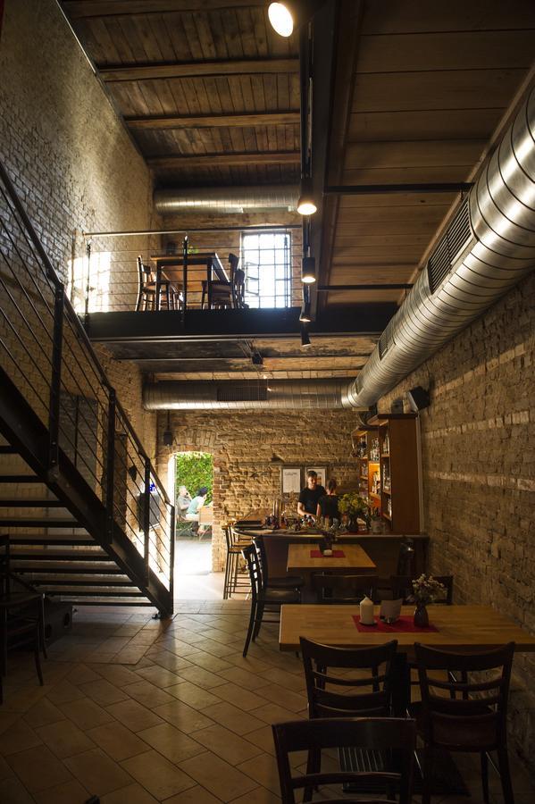 Basiskulturfabrik Oeko-Hotel Neustrelitz Ngoại thất bức ảnh